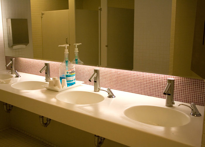 Employee Shares A "Verbal Warning" In Print That They Got For Spending 9 Minutes In The Bathroom, Makes People Crack Up At Their Boss