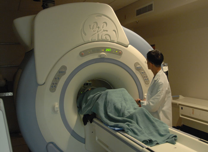 Person Asks “Doctors, What Was The Worst Thing You’ve Seen In A Patient That Another Doctor Overlooked?”, And 30 Folks Deliver