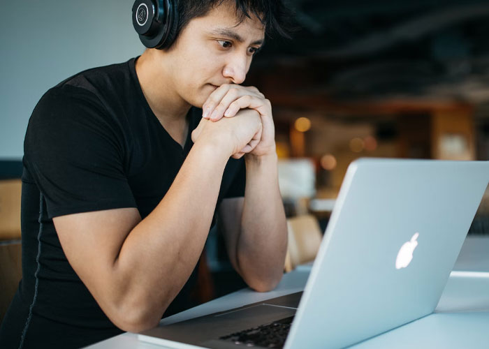 People Share 30 Things That People Who Are Having A Secret Affair Do That Immediately Give Them Away - 2