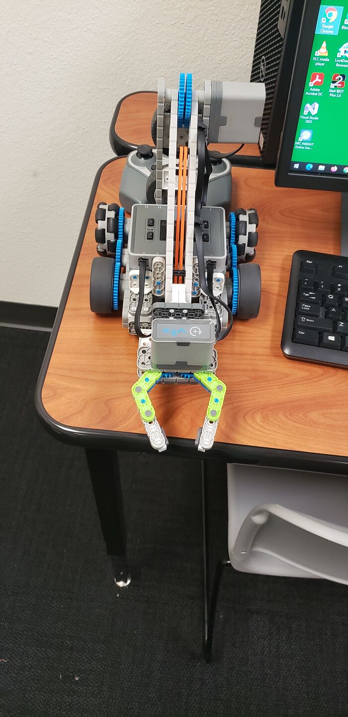 I Love Robots! They Are Awesome! I Have A Collection Of Builds And I Really Really Really Wanna Get My Own Vex Kit!