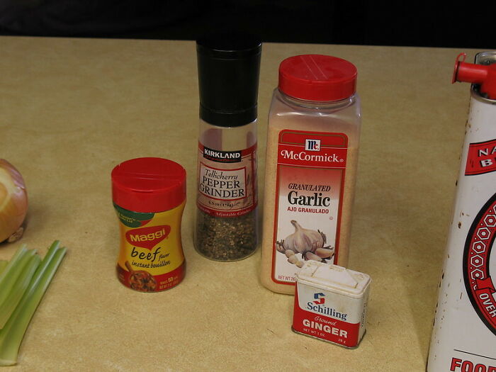 35 People Reveal Their Dirtiest Kitchen Secrets That Should Probably Stay A Secret - 16