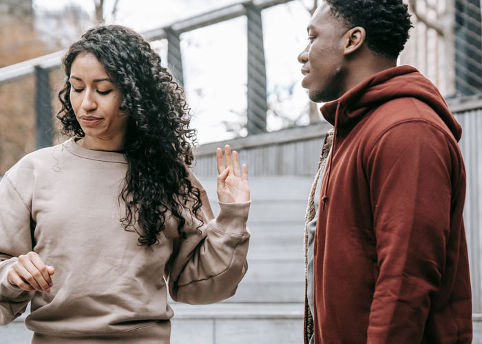 People Share 30 Things That People Who Are Having A Secret Affair Do That Immediately Give Them Away - 21