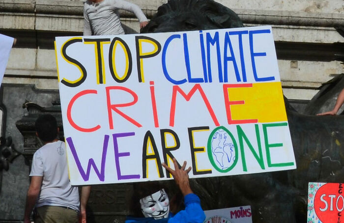 Person Asks A Question "What Modern Trend Do You Absolutely Hate?", And 30 People Online Deliver