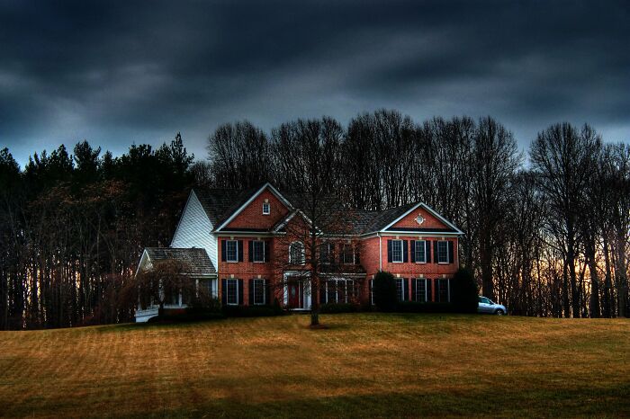 Someone Asked "What Do Insanely Rich People Buy That Poor People Have No Idea About?" And 30 Folks Online Delivered