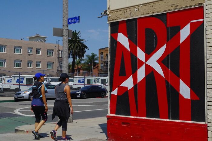 30 Unwritten Rules Among Women That They Secretly Agree On Without Having To Talk About, As Shared Online