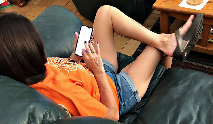 30 Unwritten Rules Among Women That They Secretly Agree On Without Having To Talk About, As Shared Online