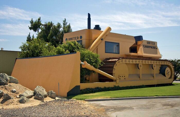 Este edificio con forma de topadora