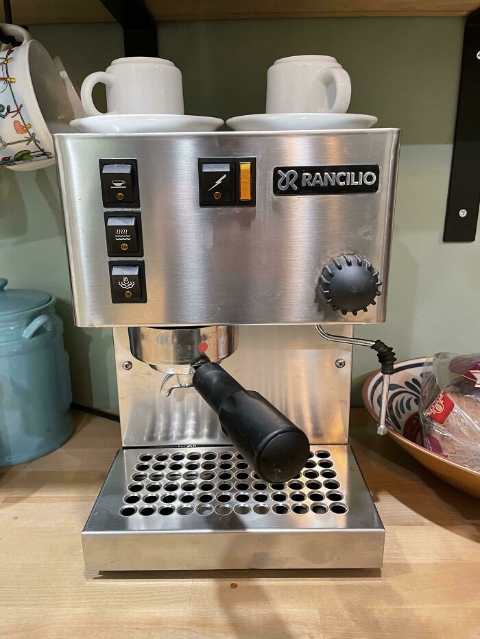 Someone Didn’t Feel Like Cleaning Their $800 Espresso Machine. I Found It Sitting On Top Of A Garbage Can Out Diving Last Night