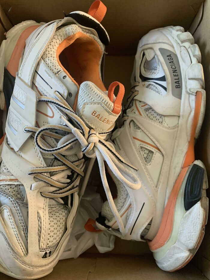 Found A Pair Of Balenciagas Sneakers While Dumpster Diving At My University’s Rich Kid Dorm, In My Size