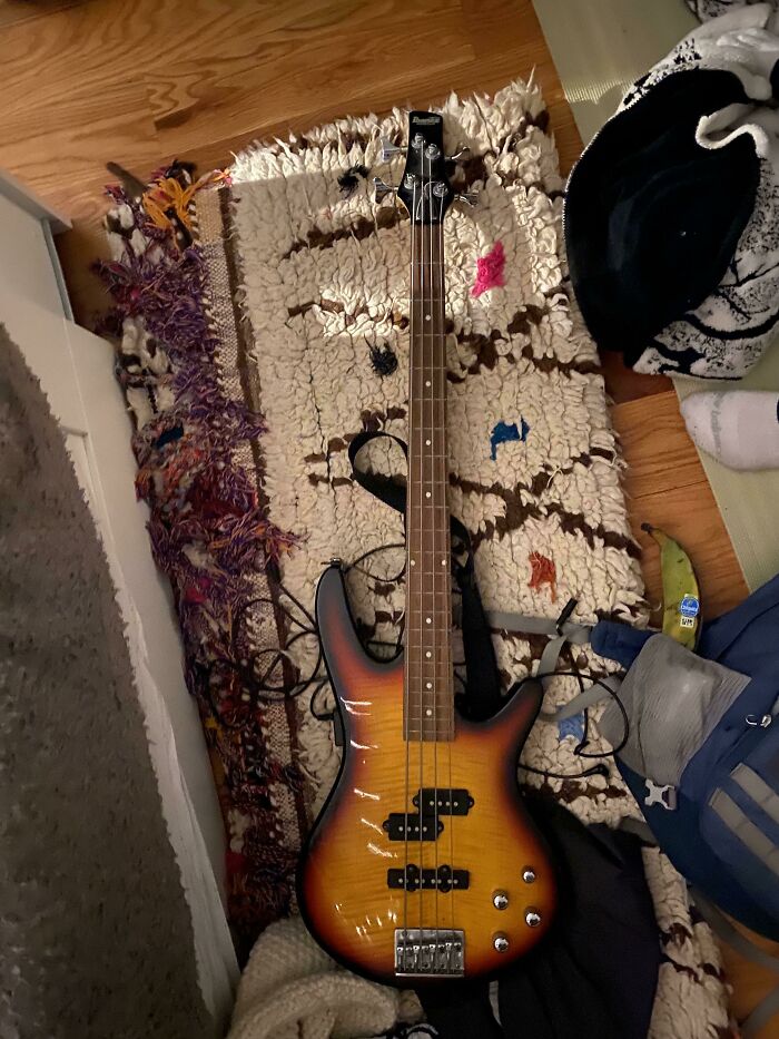 Found A Perfectly Fine Bass Guitar In The Garbage. On My Birthday!!