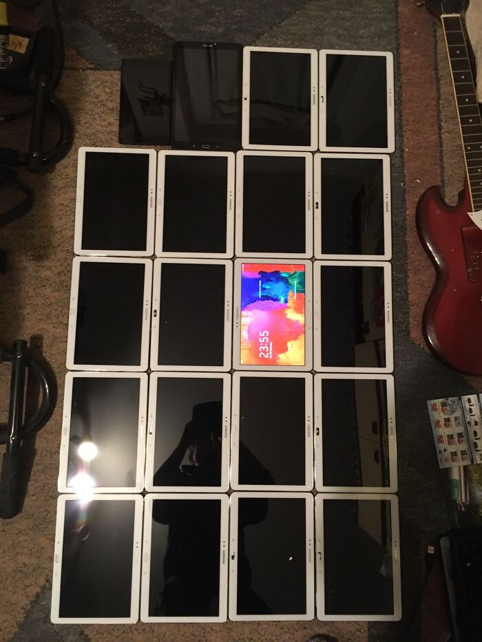 Was Told You Guys Might Enjoy This. Found About 20 Tablets In The Trash Today. Mostly Old Galaxy Note 10.1 From 2014 But I’ll Take It With A Big Smile
