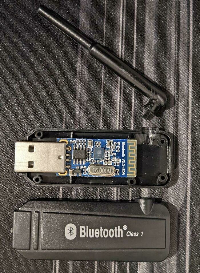 This Bluetooth USB Adapter With Fake Antenna