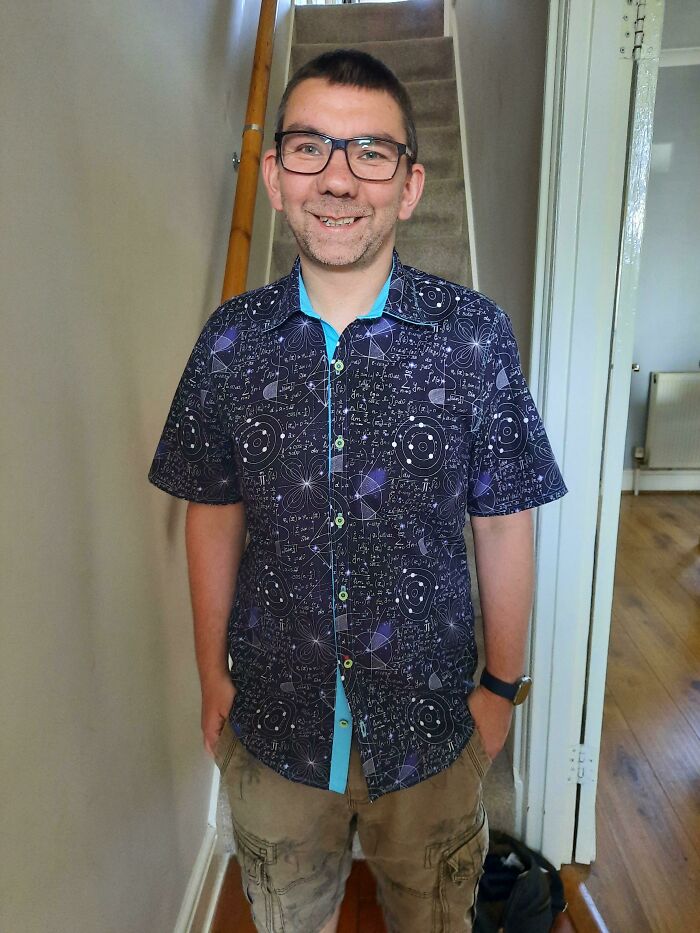 I Did A Shirt! This Is The 3rd One I've Made And I'm Super Pleased With How It Turned Out, Despite The Wobbly Top-Stitching On The Pocket