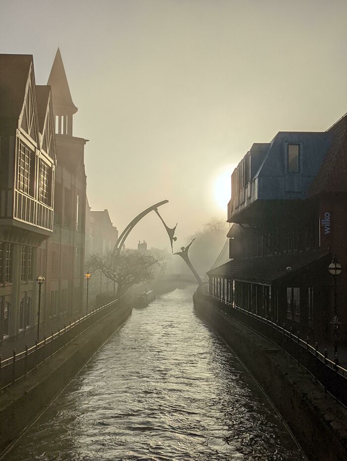Ayer por la mañana en Lincoln. Me encanta esta época del año, cuando hay luz pero todavía está fresco