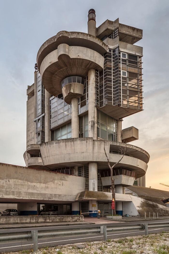 This Follie Designed By Aldo Loris Rossi In Napoli (Italy)