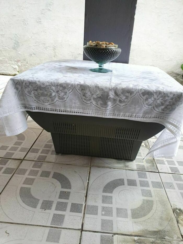 Muere un televisor de tubo, nace una mesa