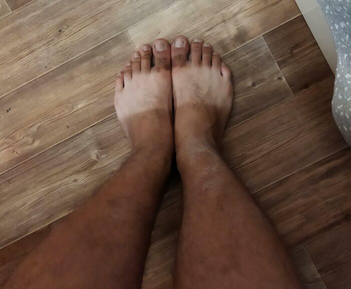 16 Sunny Days With Slippers Only