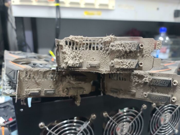 ¿Por qué mi plataforma de minado se apaga constantemente?