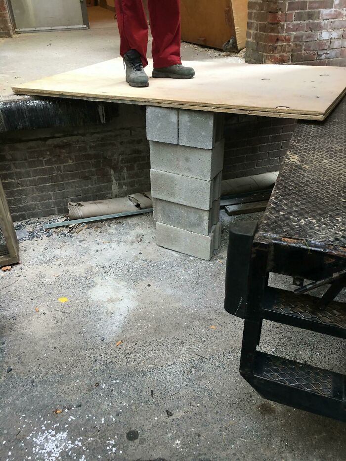 Labor Foreman Didn’t Feel Like Moving The Lift So This Is How He Wants Us To Unload