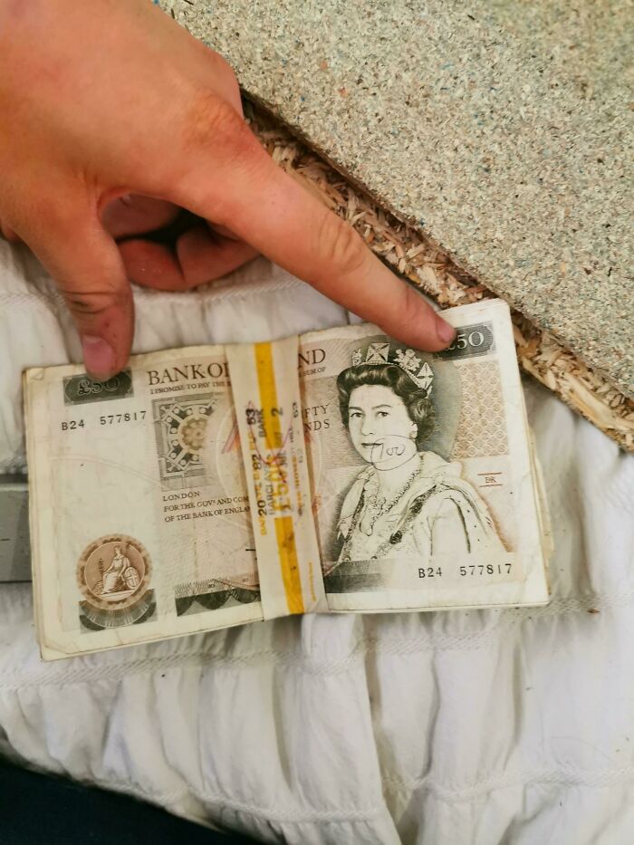 Refitting Our New Houses Loft (Attic) And Found £500 Of 1981 Currency Wrapped In Insulation