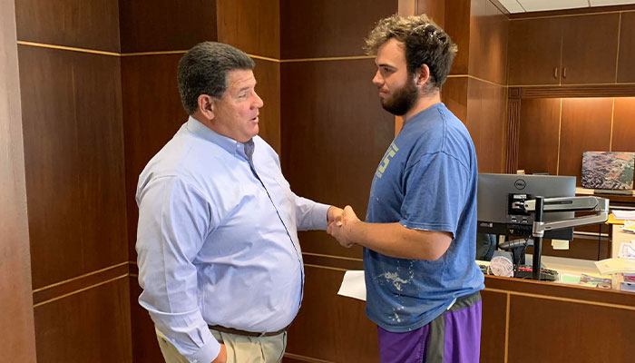 "I Accepted I Was Going To Probably Die": Pizza Delivery Guy Saves 5 Kids Trapped In Burning Home