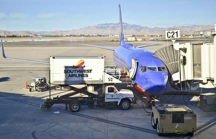 30 Do’s And Don’ts When Traveling By Plane, As Pointed Out By Folks In This Online Group - 30