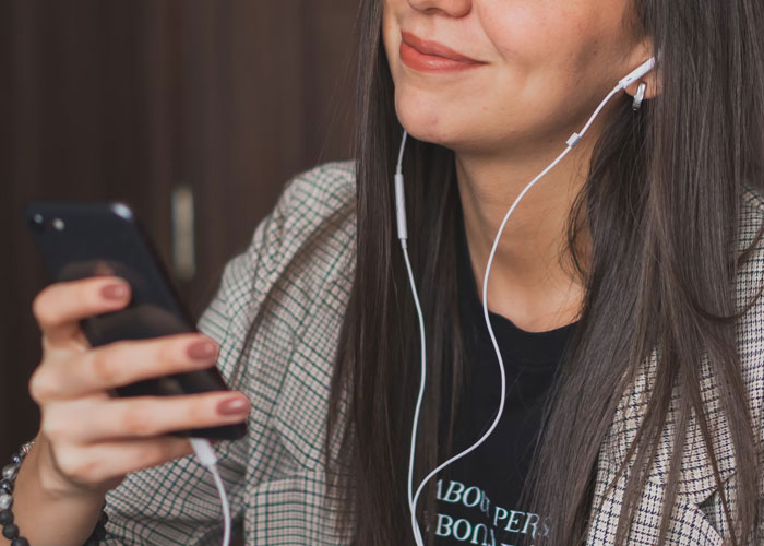 People Share 30 Things That People Who Are Having A Secret Affair Do That Immediately Give Them Away - 20