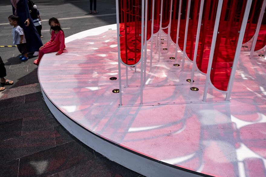 "Crimson Cloud": Red Transparent Plexiglass Art Installation (12 Pics)