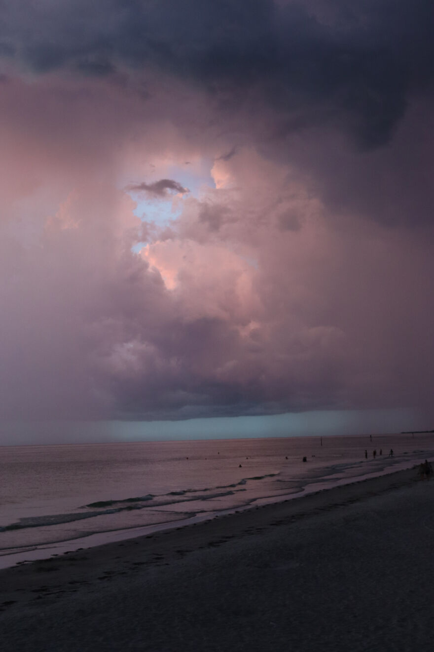 Violet Sky, Violet Waves