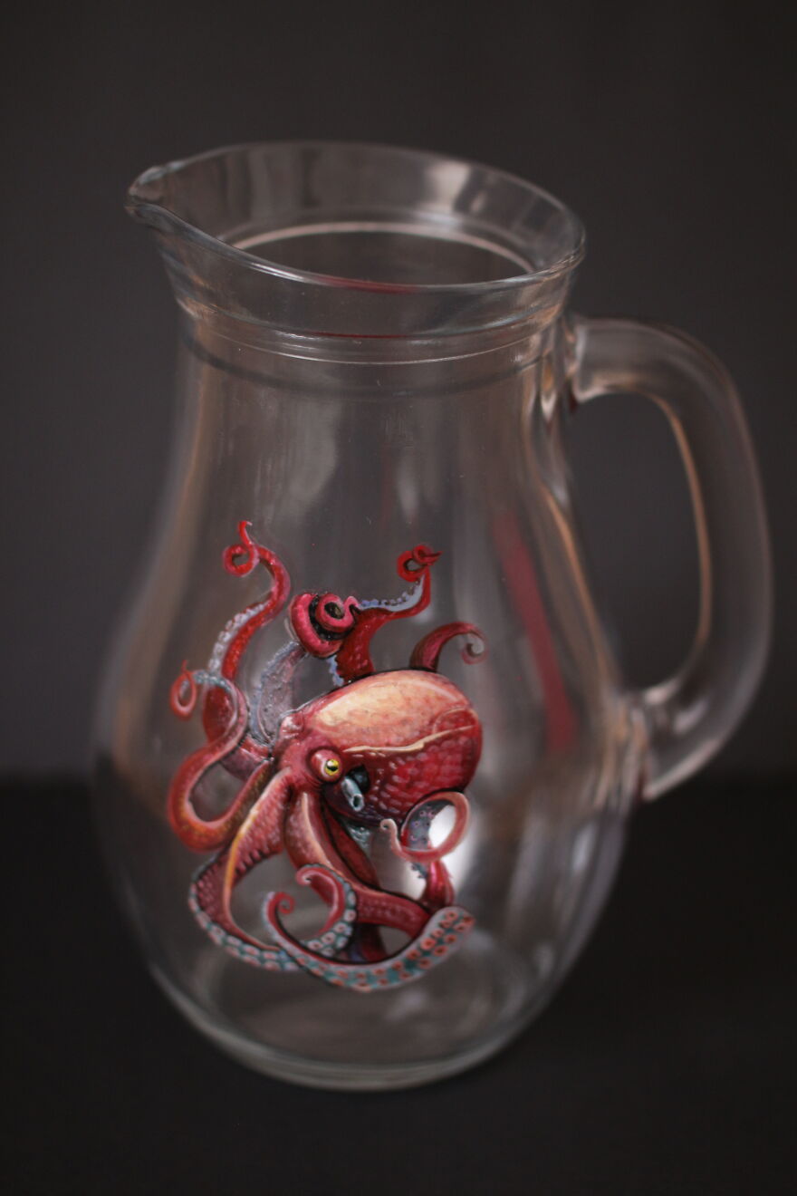 "Weird Wine" My Realistic Octopus Glass Paintings (17 Pics)