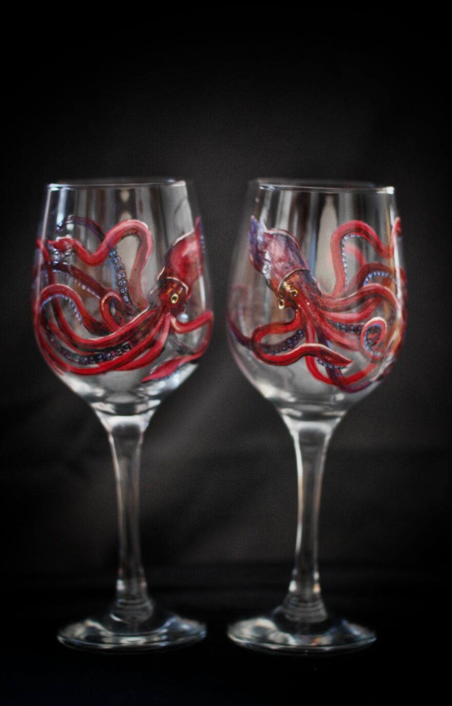 "Weird Wine" My Realistic Octopus Glass Paintings (17 Pics)
