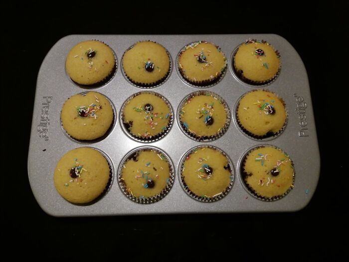 Fresh Batch Of Vanilla Cupcakes :)