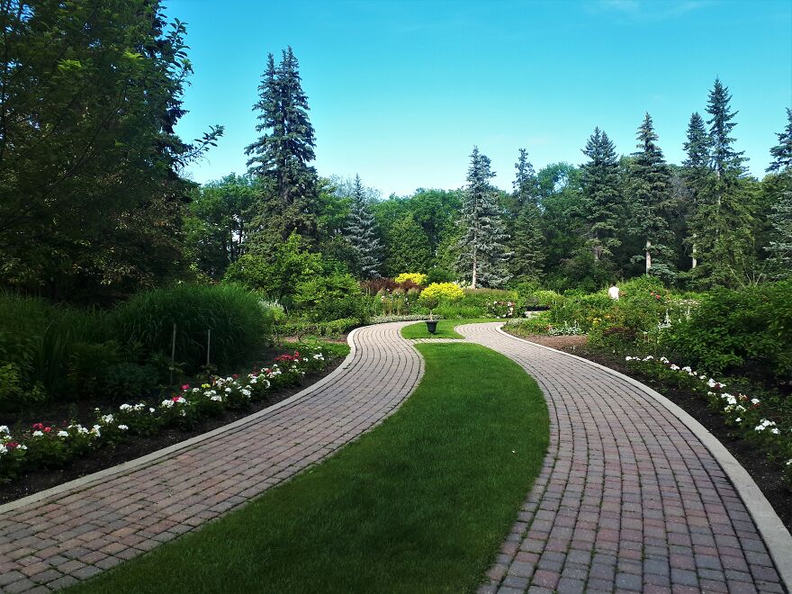 I Took Photos Of Assiniboine Park & English Gardens On A Hot, Muggy Day (25 Pics)