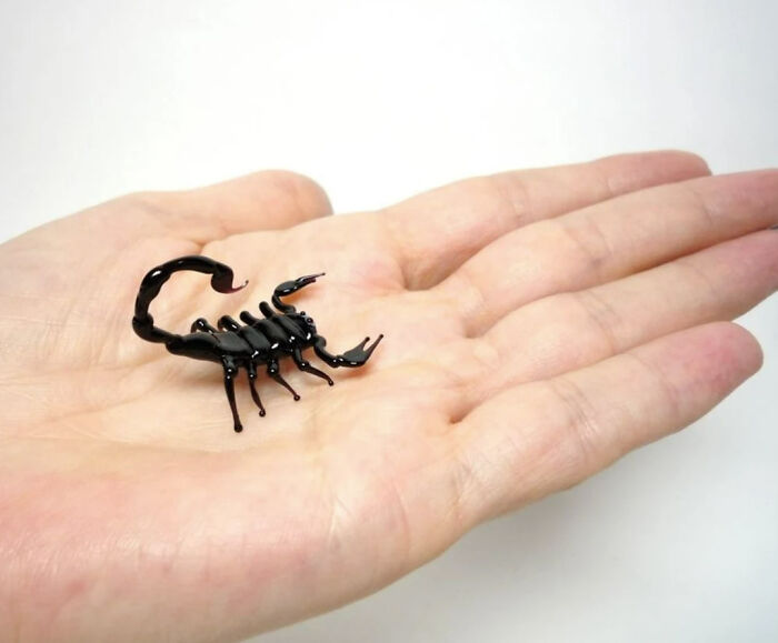 I Make Miniature Animals And Insects Out Of Glass