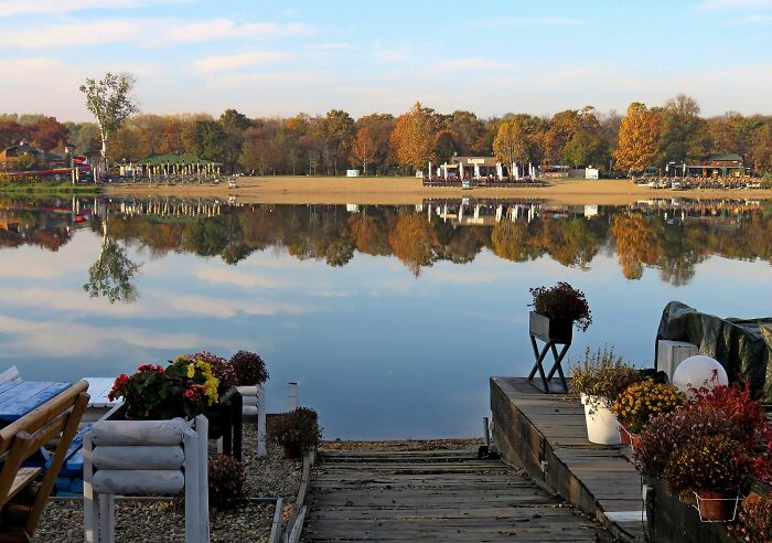 Lake Beach In Autumn - Belgrade