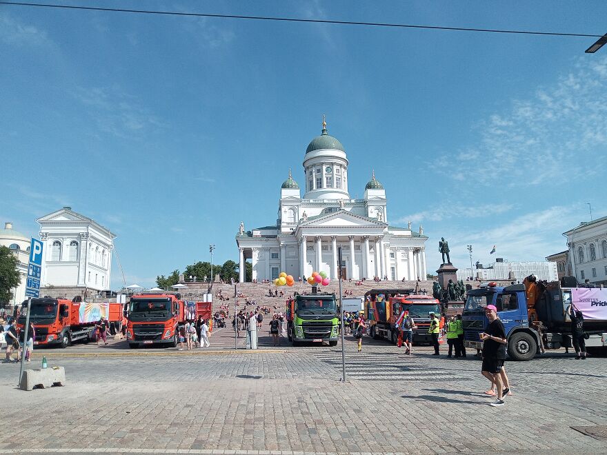 I Just Wanna Show Some Cute Moments At The Helsinki Pride Walk Today (9 Pics)
