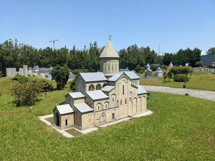 35 Photos From Georgia In Our Miniatures Park - 9