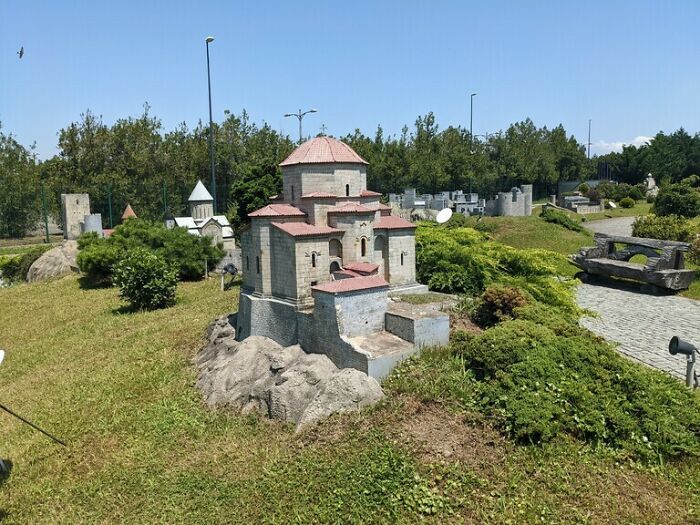 35 Photos From Georgia In Our Miniatures Park - 10