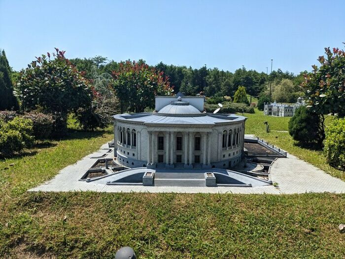 35 Photos From Georgia In Our Miniatures Park - 15