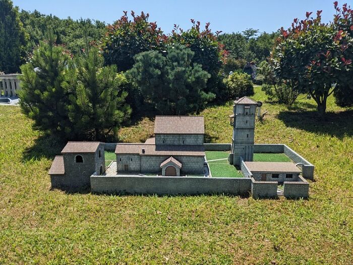 35 Photos From Georgia In Our Miniatures Park - 17