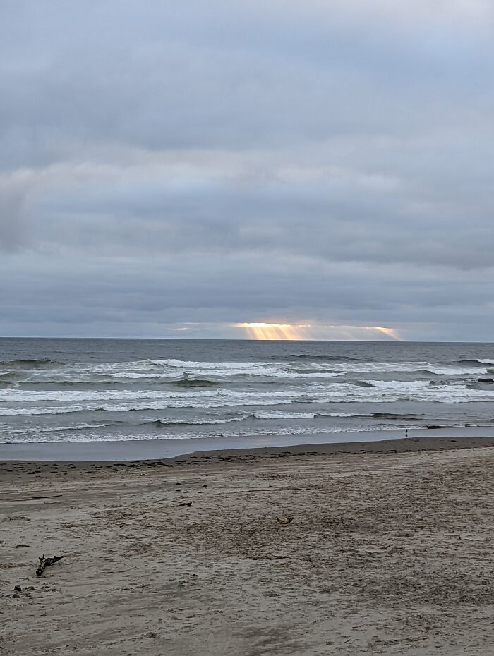 Sunset On The Oregon Coast. God Rays!