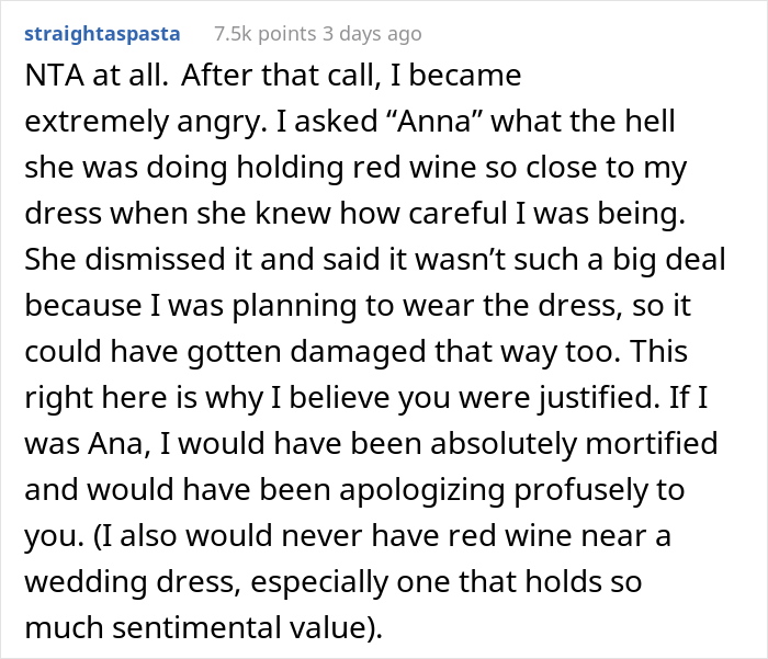 Bride Wanted To Wear Her Mom's Wedding Gown To Her Own Wedding, Bridesmaid "Accidentally" Spilled Wine On It Bride Wanted To Wear Her Mom's Wedding Gown To Her Own Wedding, Bridesmaid "Accidentally" Spilled Wine On It