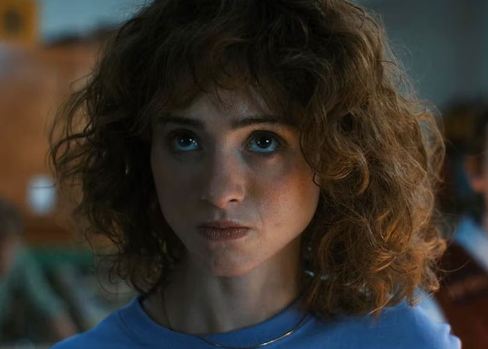 "This Is Why Everyone Looks The Same": People Slam This Nurse Injector For Giving Natalia Dyer A Face Transformation