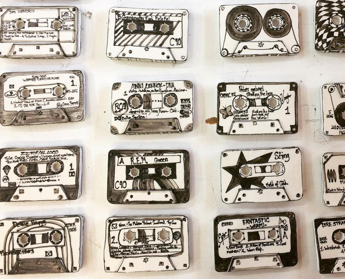 Artist Created These 61 Porcelain Sculptures That Appear As If They Belong In A Drawing