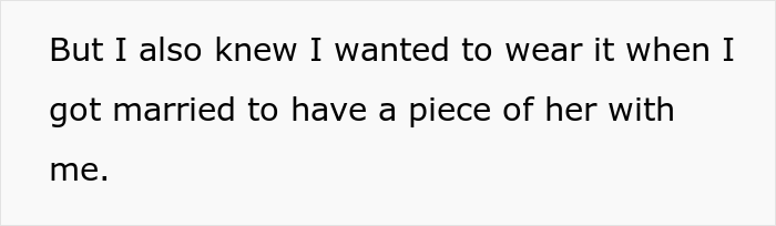 Bride Wanted To Wear Her Mom's Wedding Gown To Her Own Wedding, Bridesmaid "Accidentally" Spilled Wine On It Bride Wanted To Wear Her Mom's Wedding Gown To Her Own Wedding, Bridesmaid "Accidentally" Spilled Wine On It