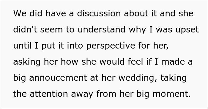 Bride Considers Deleting Her Friend's Engagement Photos, The Internet Supports Her - 8