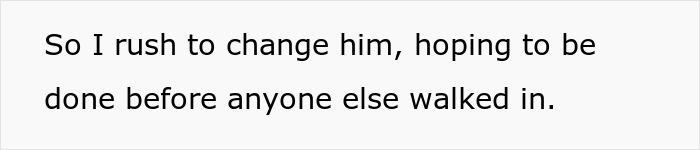 Dad Has To Change Son's Diaper In The Ladies’ Room And Gets Yelled At, Asks If He's The Jerk Dad Has To Change Son's Diaper In The Ladies’ Room And Gets Yelled At, Asks If He's The Jerk