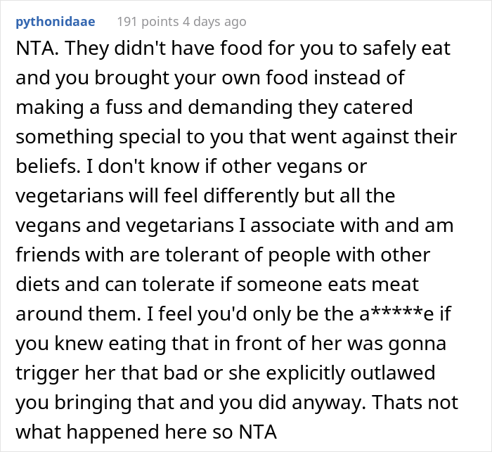 Woman Brings Her Own Food To A Vegan Wedding Because The Couple Didn't Want To Cater To Her Specific Diet, Drama Ensues - 17