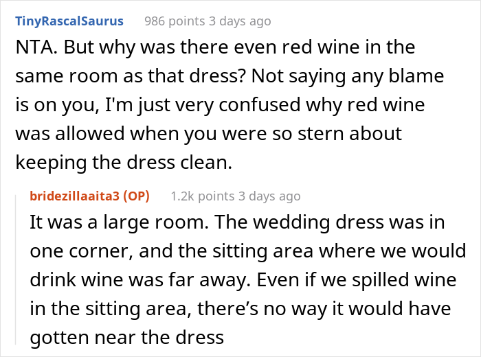 Bride Wanted To Wear Her Mom's Wedding Gown To Her Own Wedding, Bridesmaid "Accidentally" Spilled Wine On It Bride Wanted To Wear Her Mom's Wedding Gown To Her Own Wedding, Bridesmaid "Accidentally" Spilled Wine On It