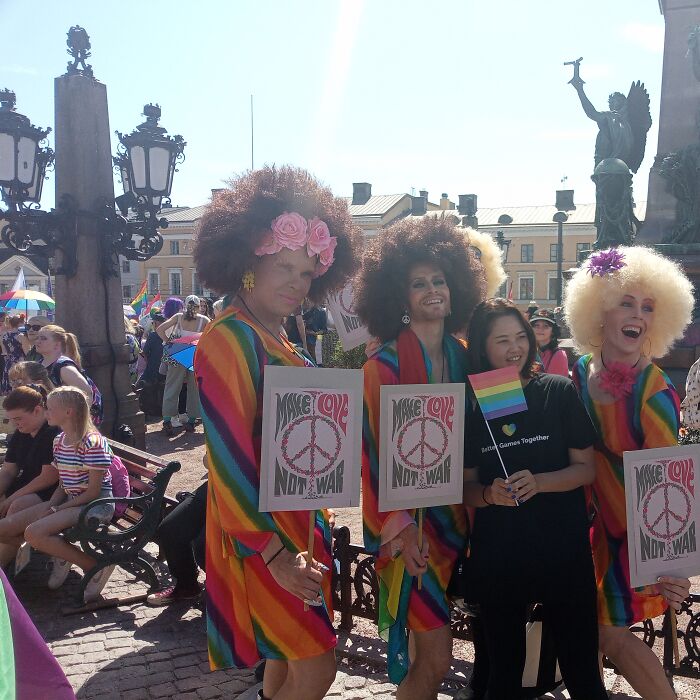 I Just Wanna Show Some Cute Moments At The Helsinki Pride Walk Today (9 Pics)